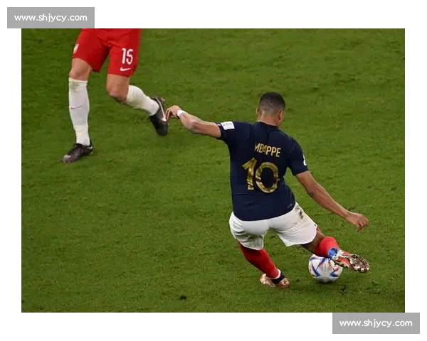 卡什：禁区边缘的射门密码与定位球深耕